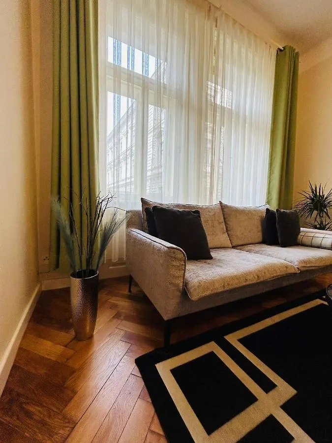 Central Square Prague Apartment